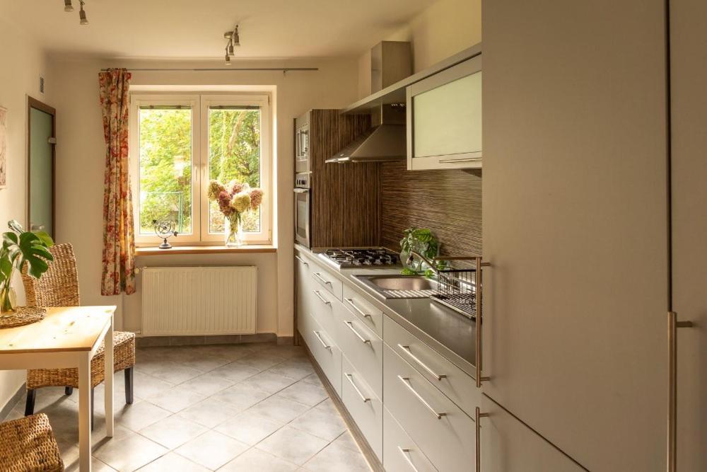 Apartman Lukas S Krbem V Centru Karvina Bagian luar foto